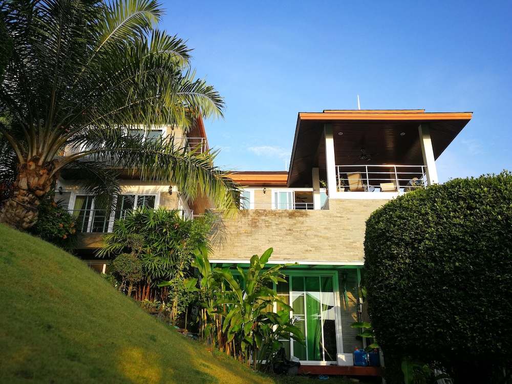 baan waru seaview