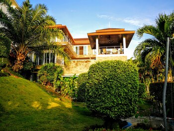 baan waru seaview