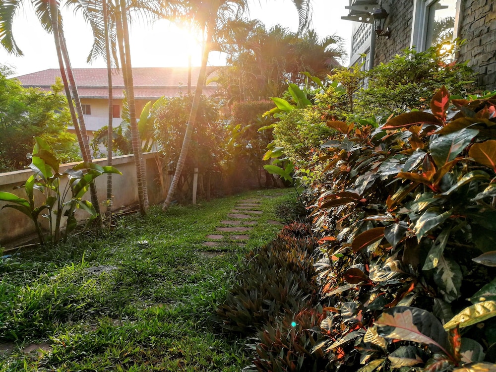 baan waru seaview