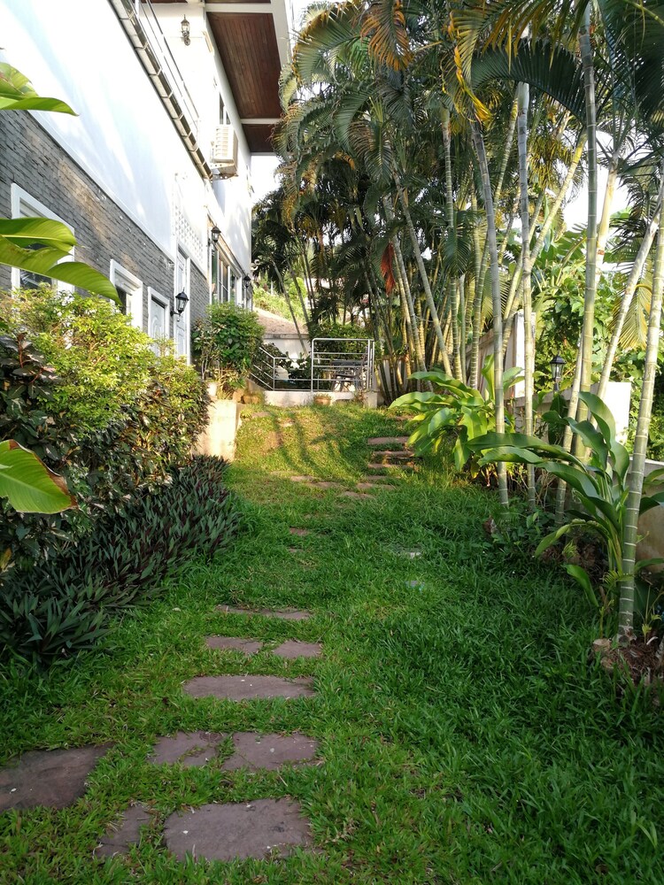 baan waru seaview