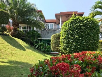 baan waru seaview