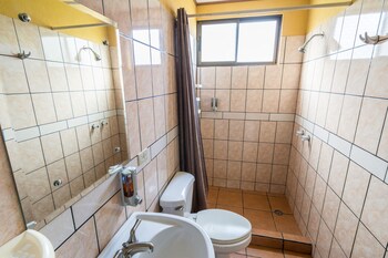 Kayak Lodge,Esterillos Este>>Damas,3 star