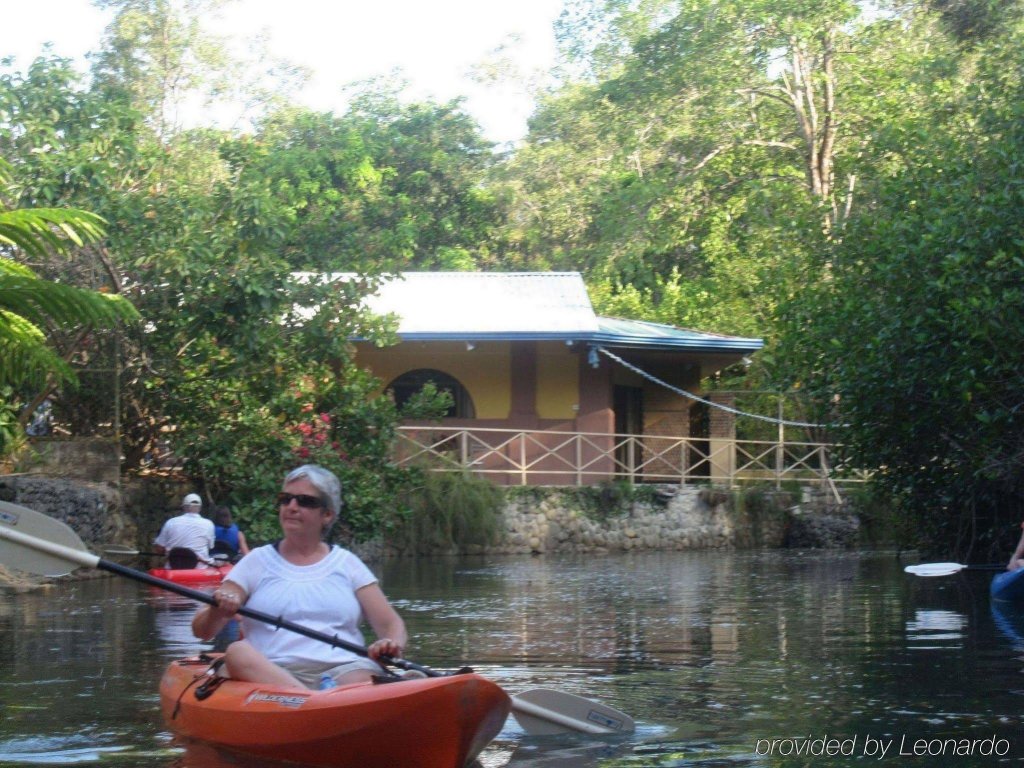 Kayak Lodge,Esterillos Este>>Damas,3 star