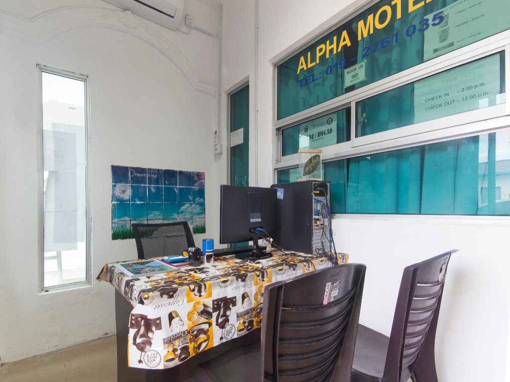 alpha motel