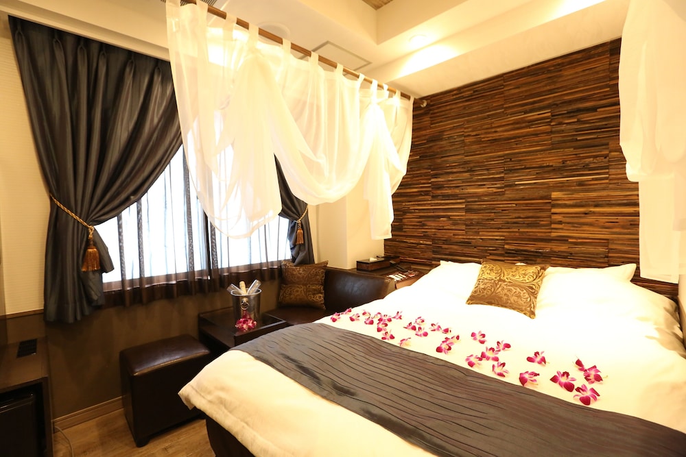 hotel petit bali higashishinjuku adults only
