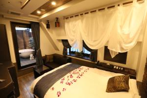 hotel petit bali higashishinjuku adults only