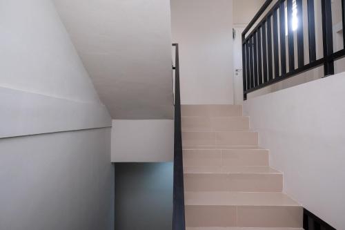 reddoorz near kawasan bandara ahmad yani semarang 2