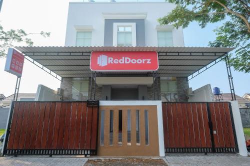reddoorz near kawasan bandara ahmad yani semarang 2