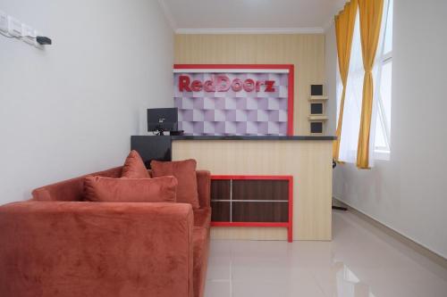 reddoorz near kawasan bandara ahmad yani semarang 2