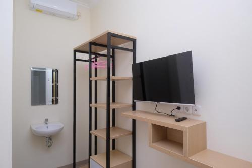 reddoorz near kawasan bandara ahmad yani semarang 2