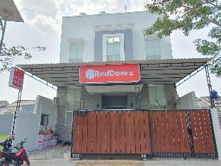 Reddoorz Near Kawasan Bandara Ahmad Yani Semarang 2,Kampung Pelangi>>Semarang,1 star
