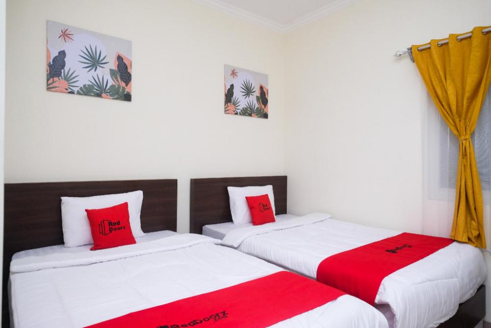 reddoorz near kawasan bandara ahmad yani semarang 2