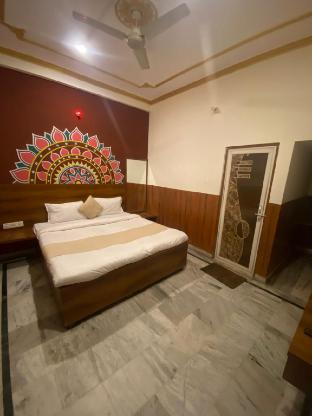 rudra hotel