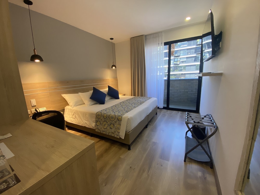 ecohub hotel medellin