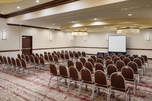 hilton garden inn el paso airport