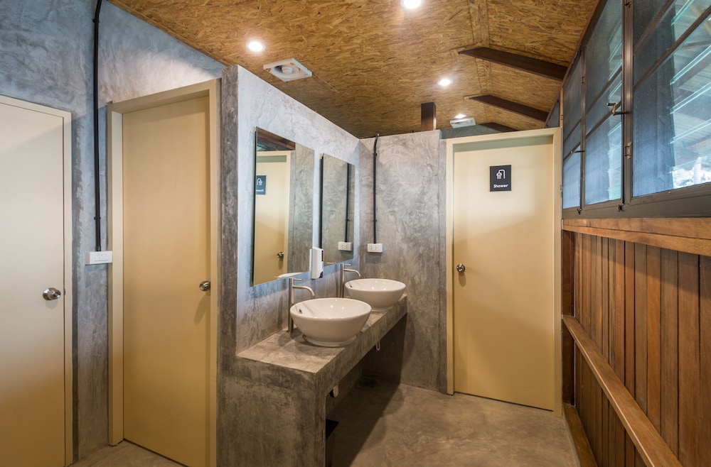 tinidee hideaway tonsai beach krabi