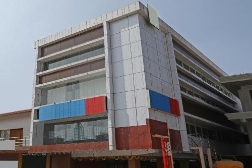 Oyo 12347 Mv Residency,Virajpet,2 star