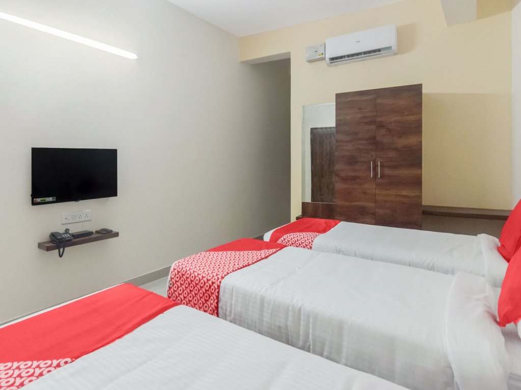 oyo 12347 mv residency