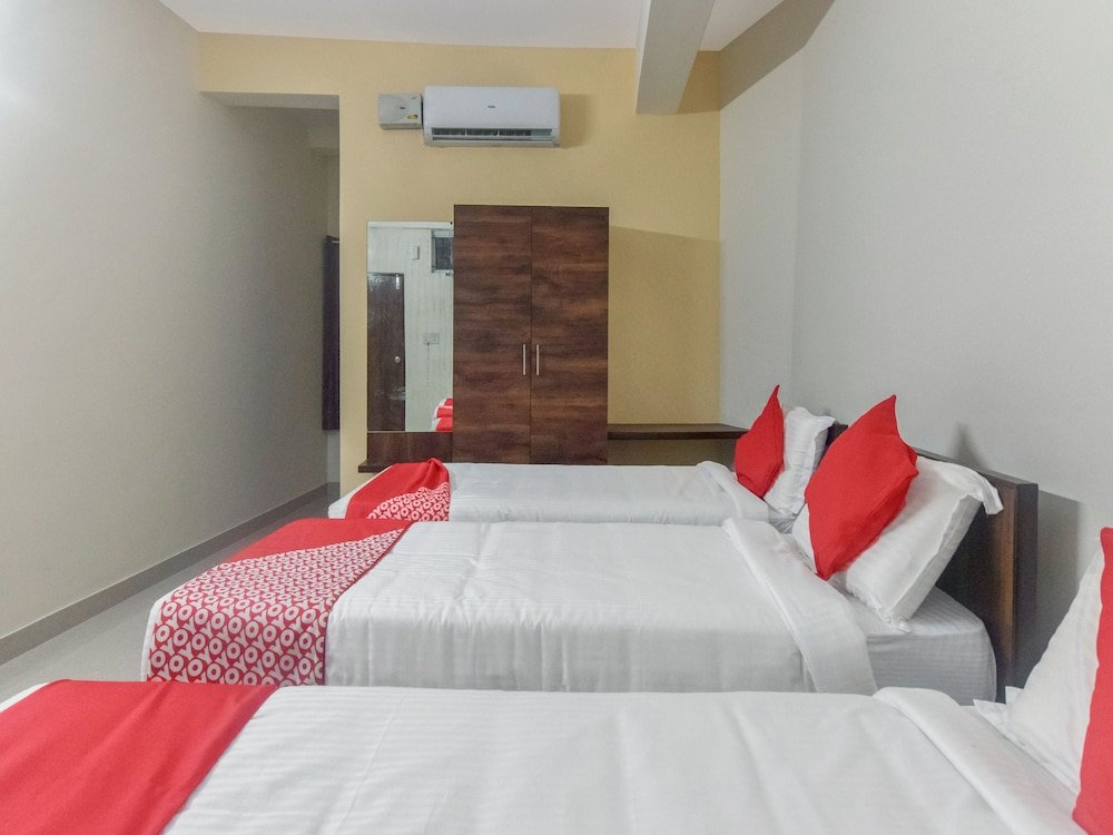 oyo 12347 mv residency