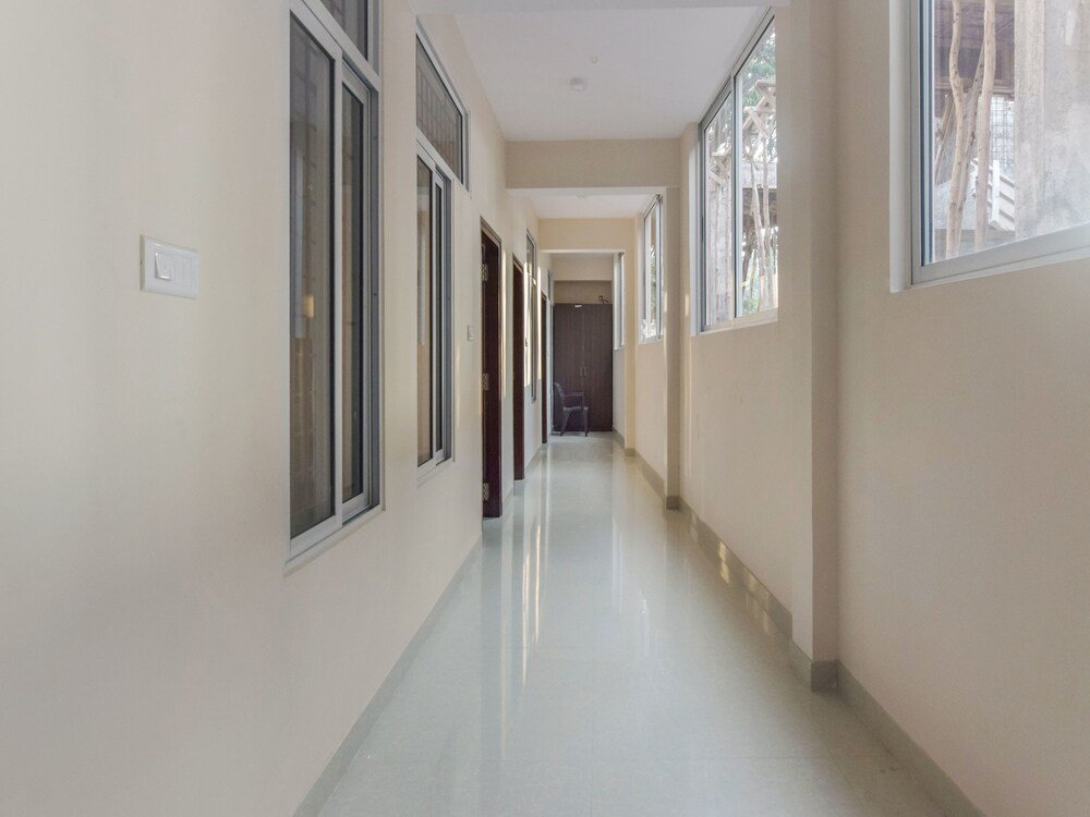 oyo 12347 mv residency