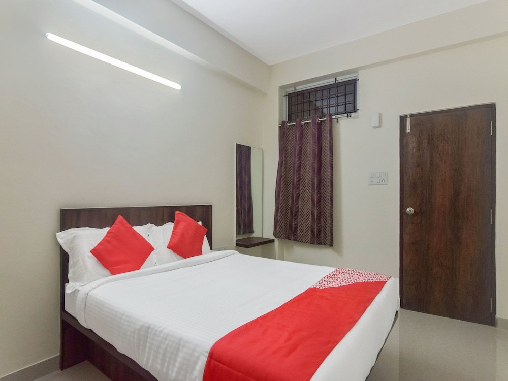oyo 12347 mv residency