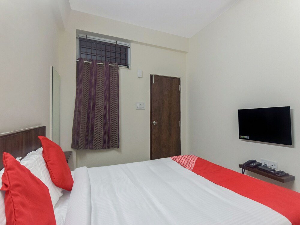 oyo 12347 mv residency