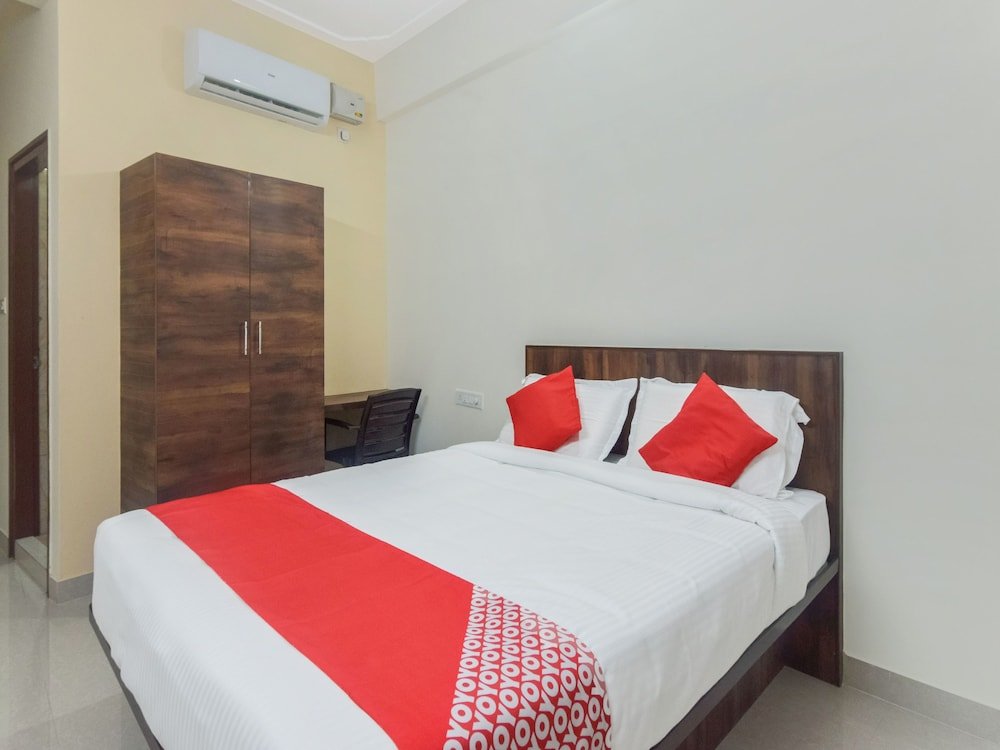 oyo 12347 mv residency