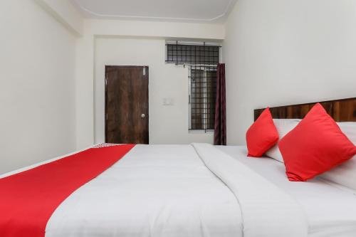 Oyo 12347 Mv Residency,Virajpet,2 star