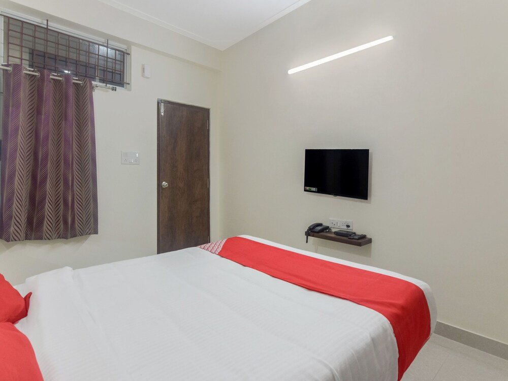 oyo 12347 mv residency