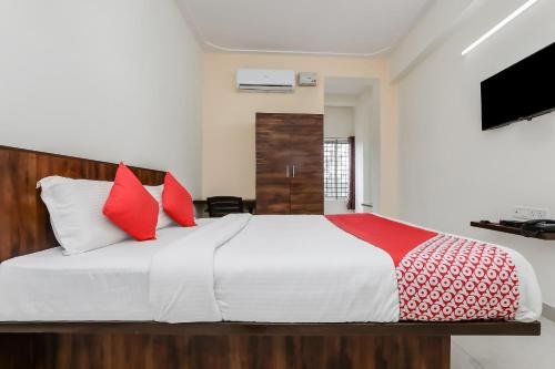 oyo 12347 mv residency
