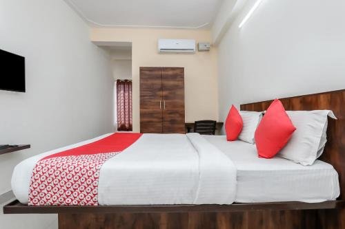 oyo 12347 mv residency