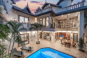 Potter Land Luxury Pool Villa Pattaya,Near Phrabat Mountain,5 star