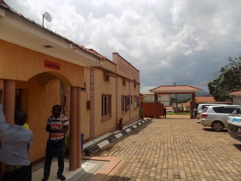 kaanos hope complex inn