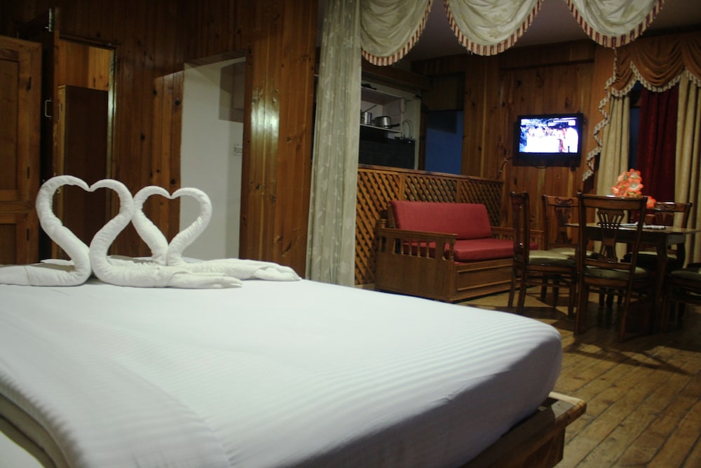 sarthak resorts