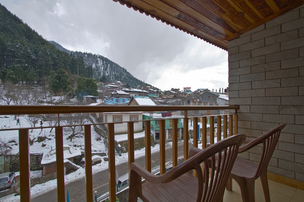 sarthak resorts