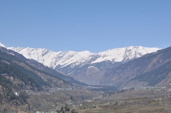 sarthak resorts