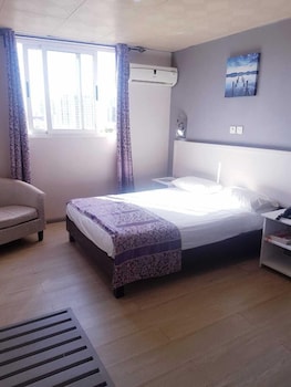 le champ de mars bandb