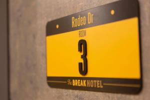 break hotel