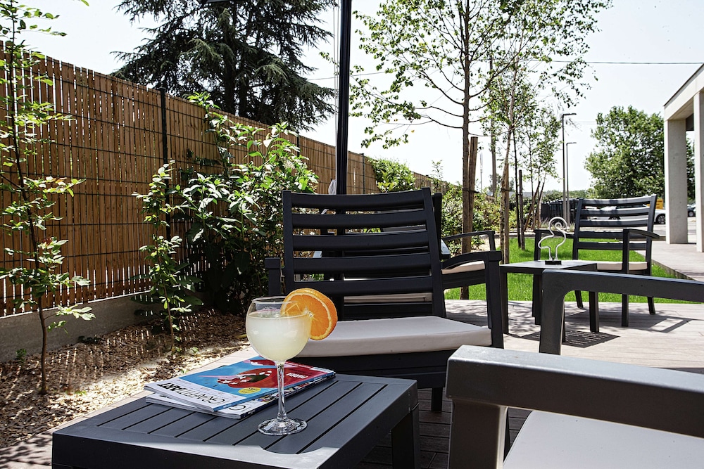 hampton by hilton toulouse airport