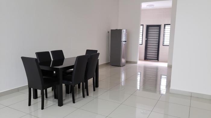 sr home stay at klia