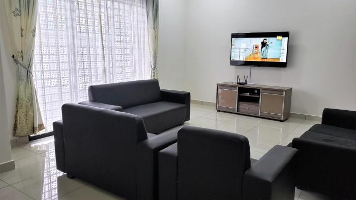 sr home stay at klia