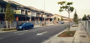 sr home stay at klia