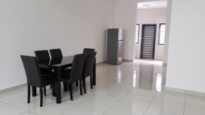 sr home stay at klia