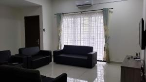 sr home stay at klia