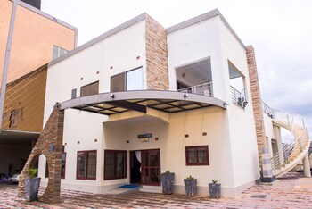 the crest lodge
