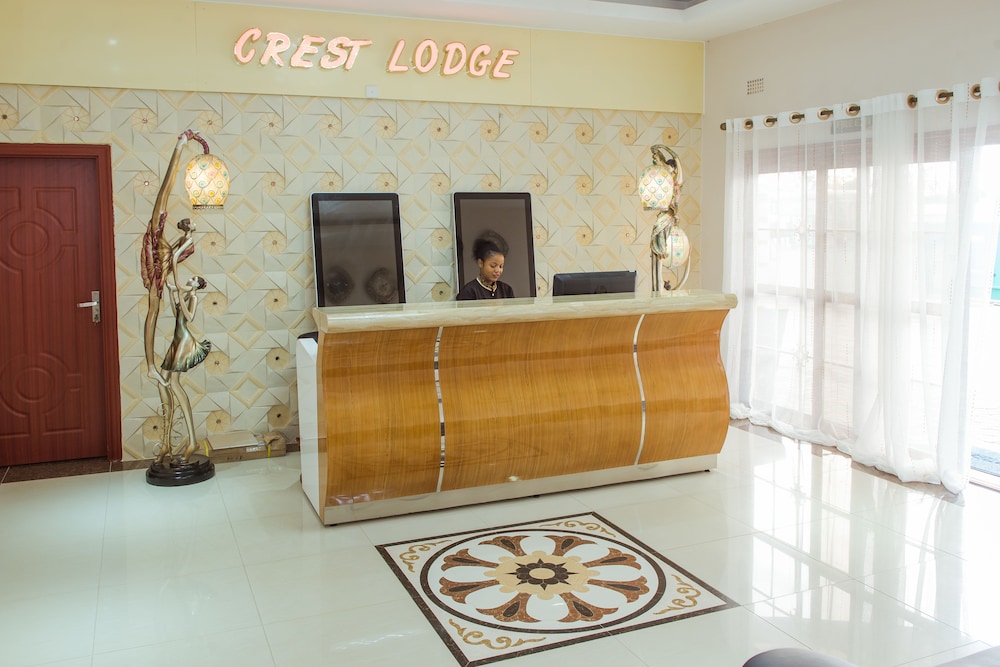 the crest lodge