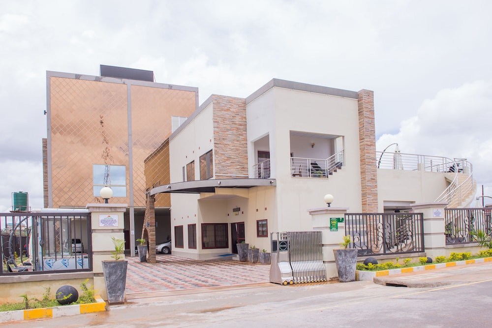 the crest lodge