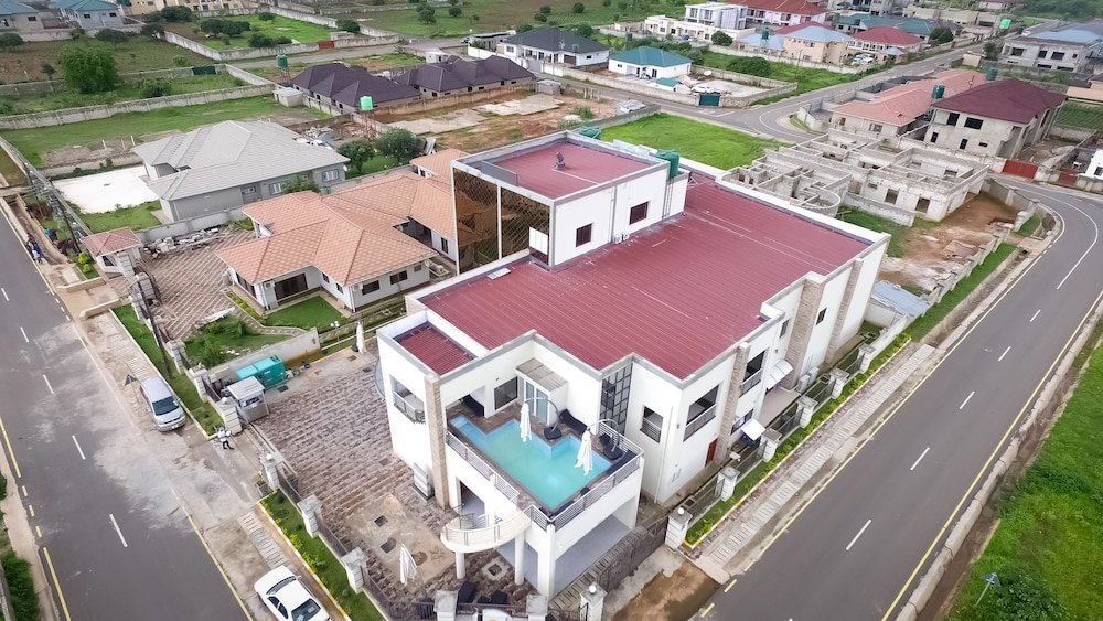 The Crest Lodge,Near 37D Gallery,3.5 star