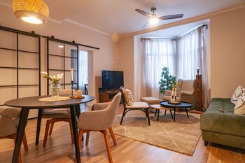sting boutique apartments