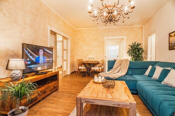 sting boutique apartments
